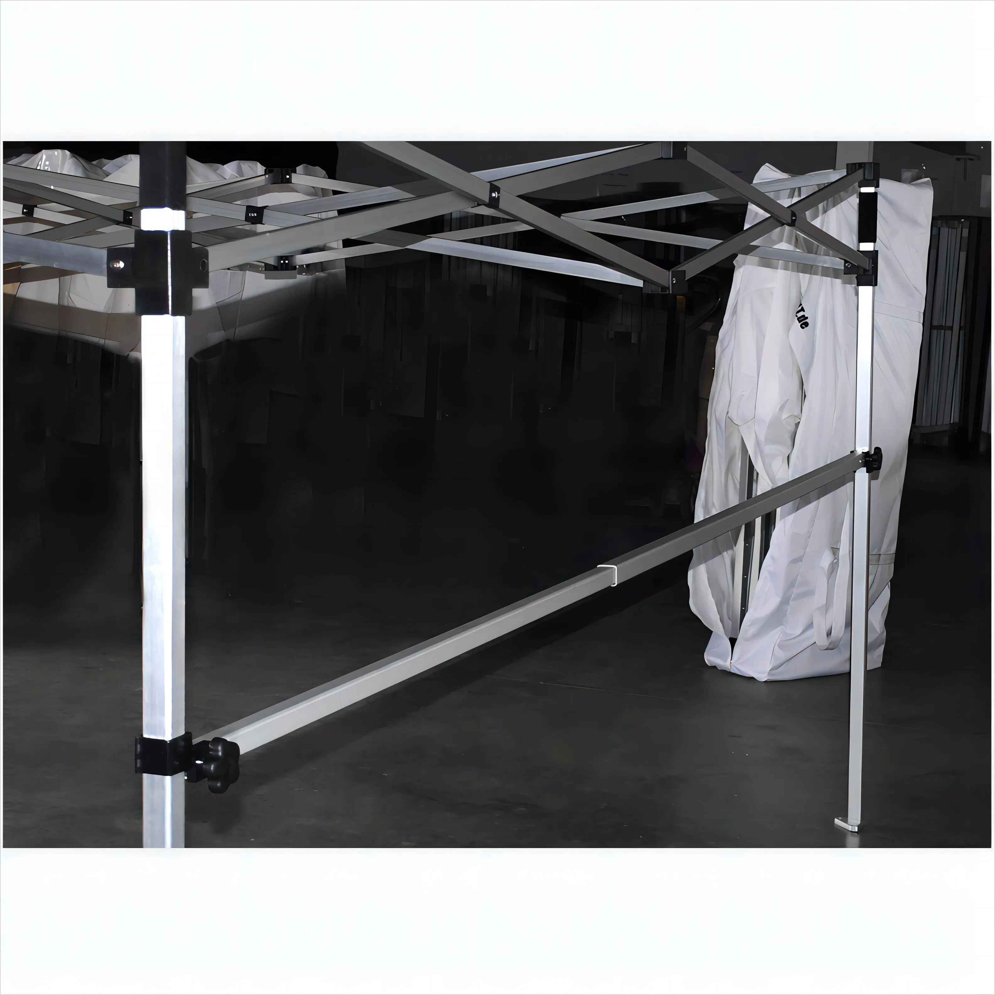 Sturdy Support: Trade Show Tent Half Wall's Aluminum Sidebar